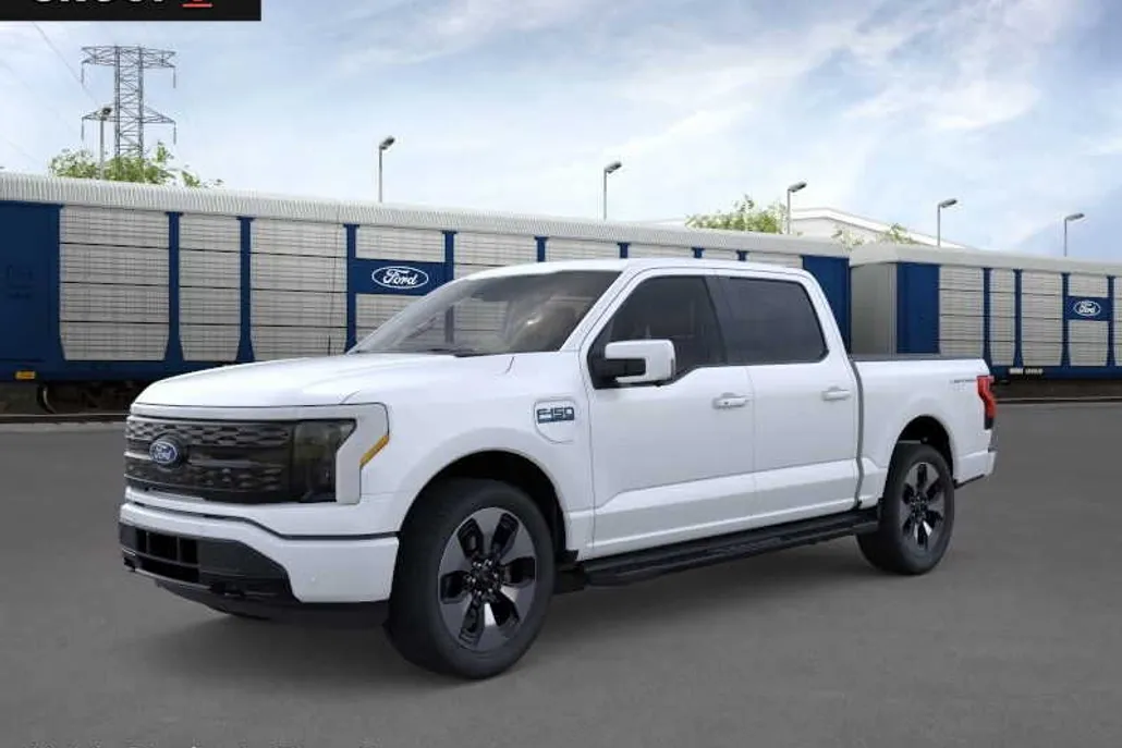 2025 Ford F-150 Lightning Platinum photo 1