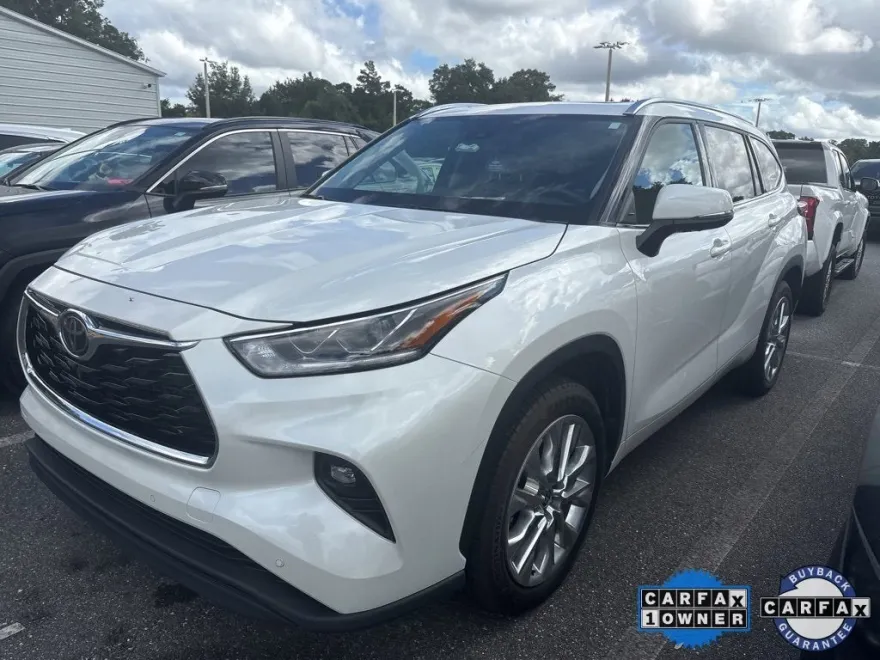 2021 Toyota Highlander Limited photo 1