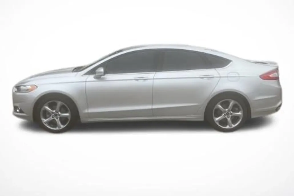 2015 Ford Fusion SE photo 1
