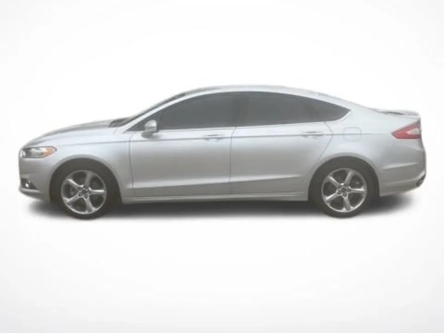 2015 Ford Fusion SE photo 1
