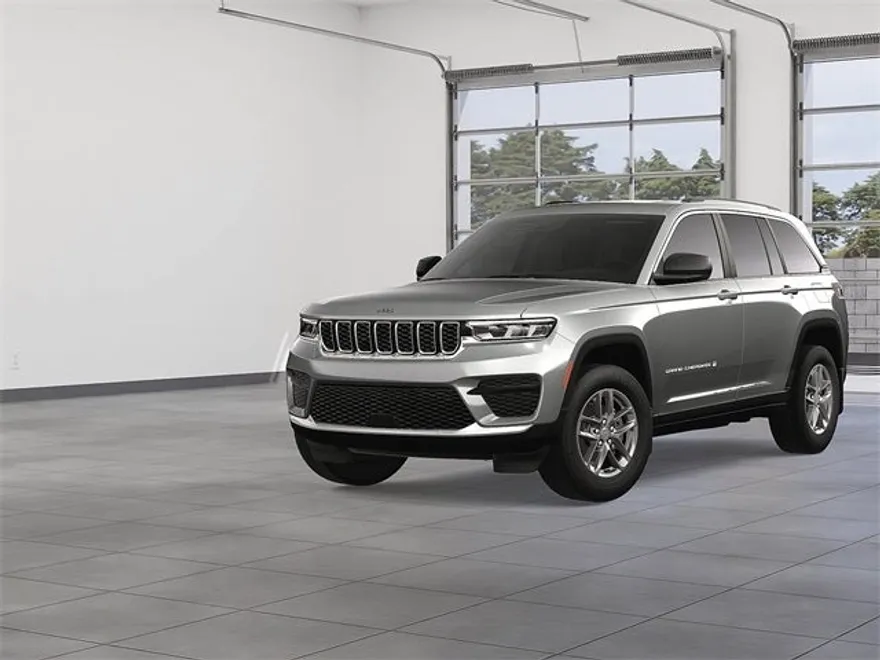 2025 Jeep Grand Cherokee Laredo photo 1