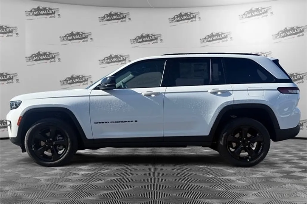 2025 Jeep Grand Cherokee Limited photo 1