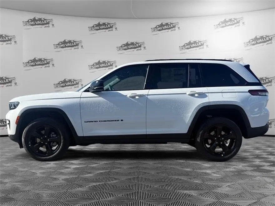 2025 Jeep Grand Cherokee Limited photo 1
