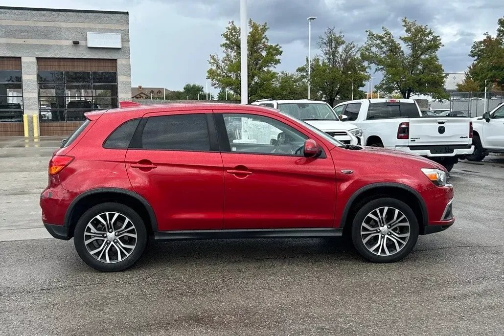 2018 Mitsubishi Outlander Sport ES photo 1