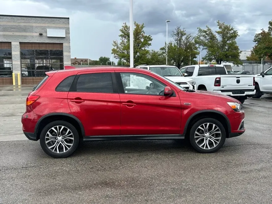 2018 Mitsubishi Outlander Sport ES photo 1
