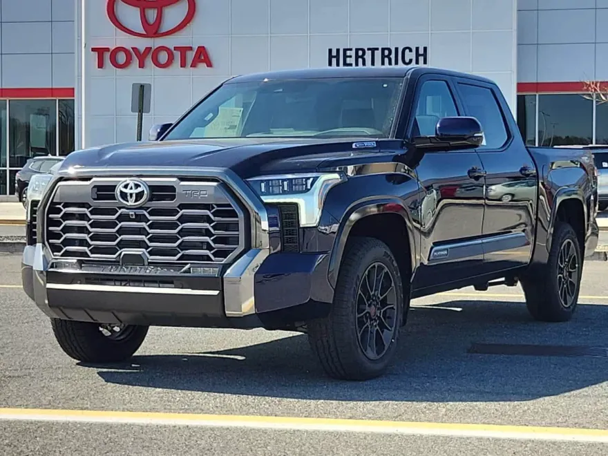 2025 Toyota Tundra Platinum photo 1