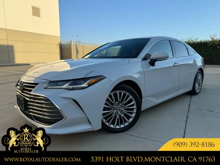 2022 Toyota Avalon Limited photo 1