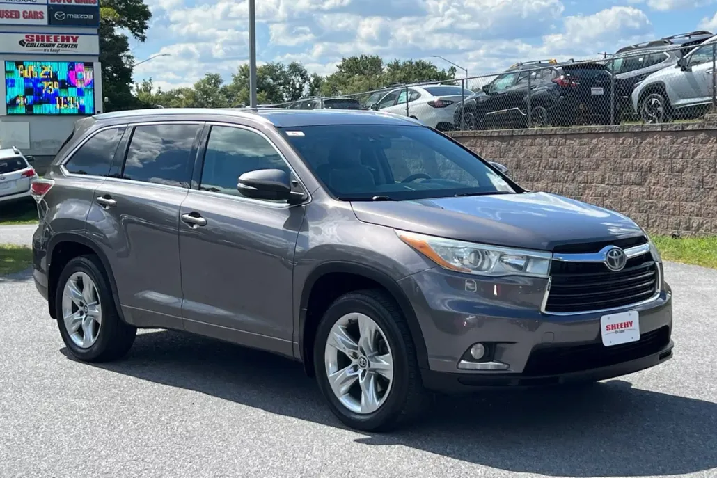 2016 Toyota Highlander Limited photo 1