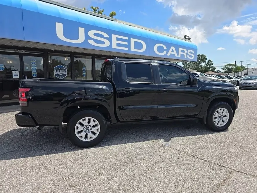 2022 Nissan Frontier SV photo 1
