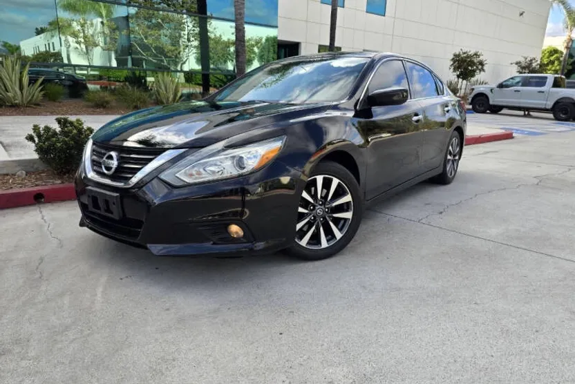 2017 Nissan Altima 2.5 SL photo 1