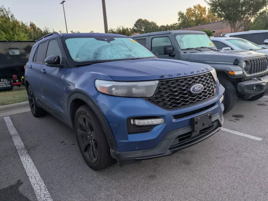 2022 Ford Explorer ST photo 1