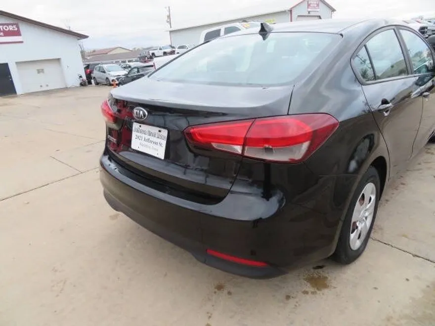 2017 Kia Forte LX Base photo 1