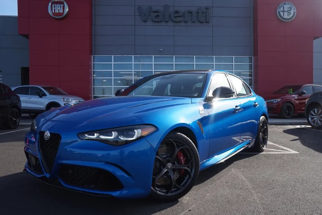 2024 Alfa Romeo Giulia Quadrifoglio photo 1
