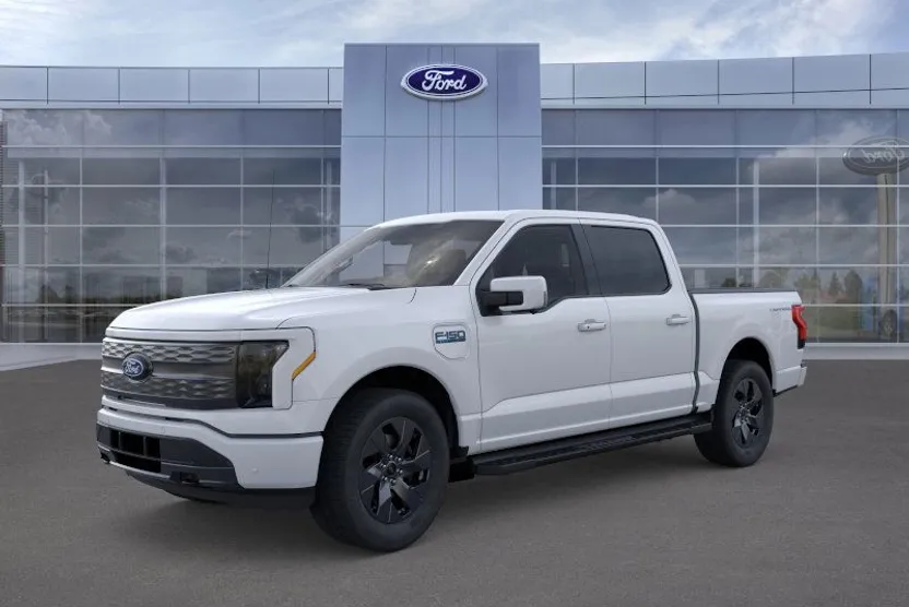 2025 Ford F-150 Lightning Lariat photo 1