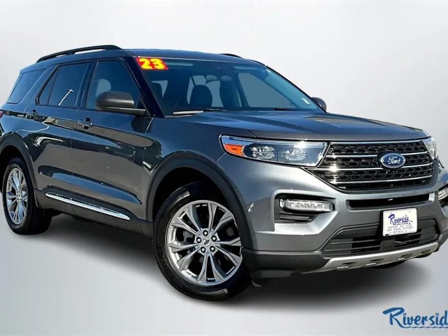 2023 Ford Explorer XLT photo 1