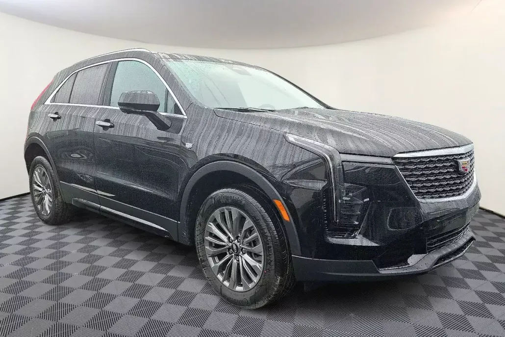 2025 Cadillac XT4 Premium Luxury photo 1
