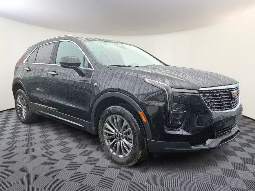 2025 Cadillac XT4 Premium Luxury photo 1