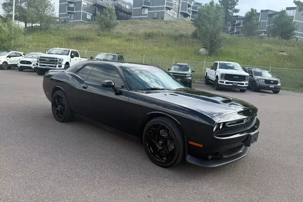 2021 Dodge Challenger GT photo 1