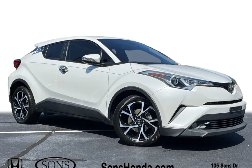 2018 Toyota C-HR XLE Premium photo 1