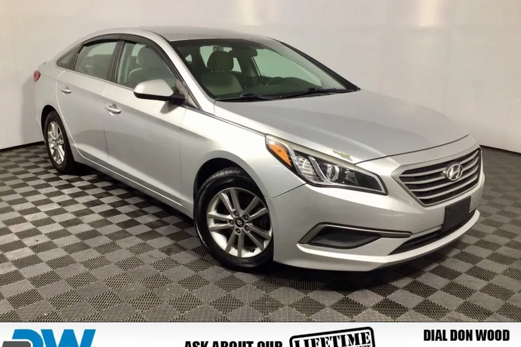 2017 Hyundai Sonata Base photo 1
