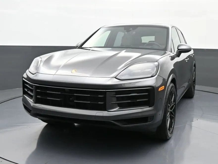 2025 Porsche Cayenne Base photo 1