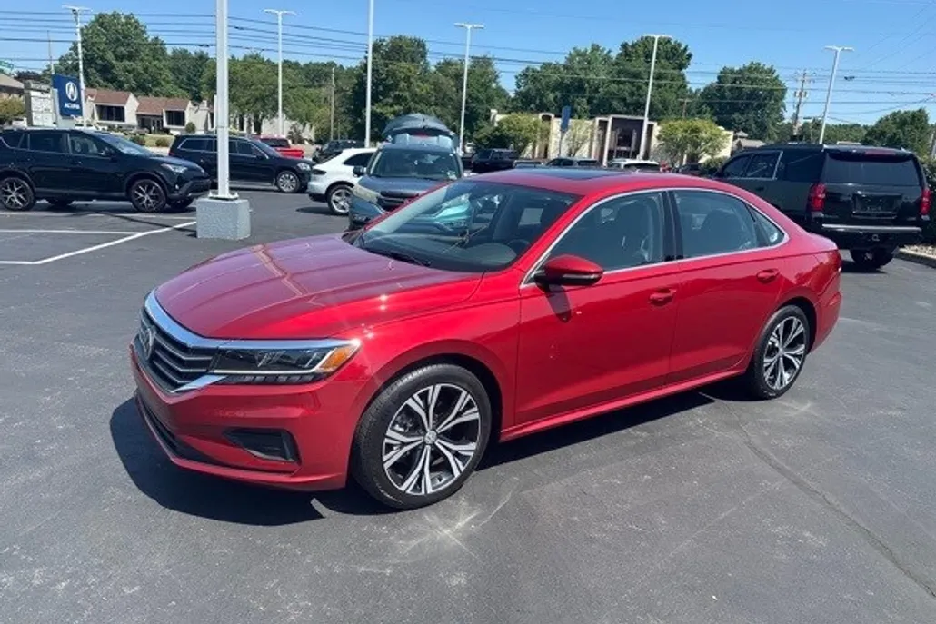 2021 Volkswagen Passat 2.0T SE photo 1