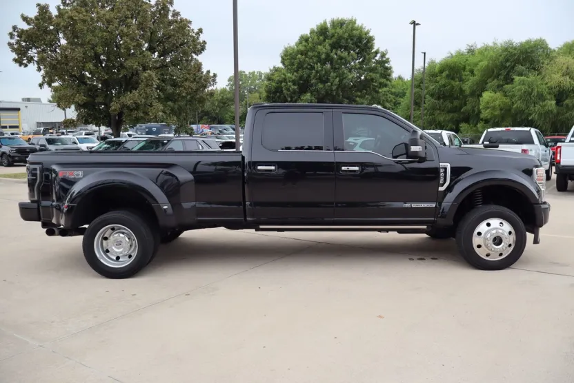 2022 Ford F-450 Limited photo 1