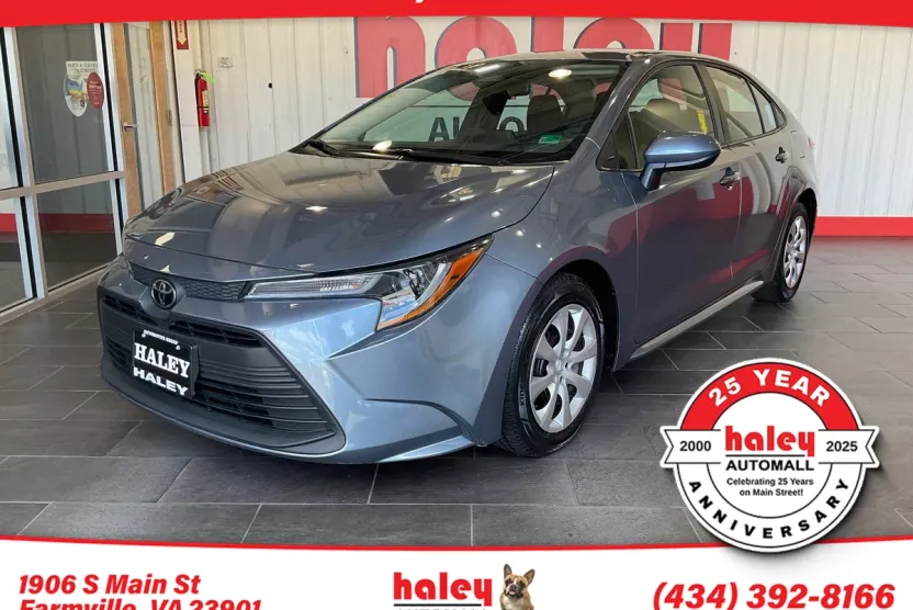 2024 Toyota Corolla LE photo 1