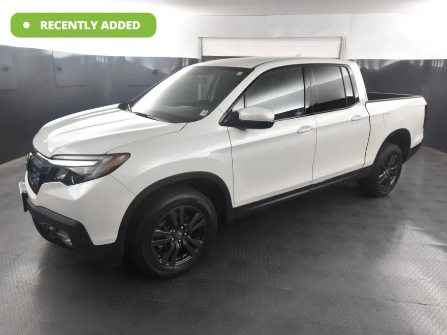 2019 Honda Ridgeline Sport photo 1