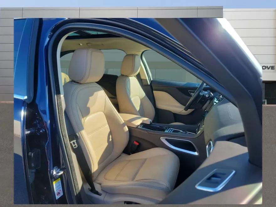 2020 Jaguar F-PACE Prestige photo 1