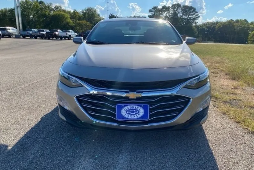 2024 Chevrolet Malibu 1LT photo 1