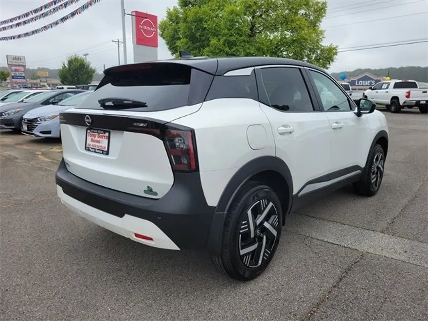 2025 Nissan Kicks SV photo 1