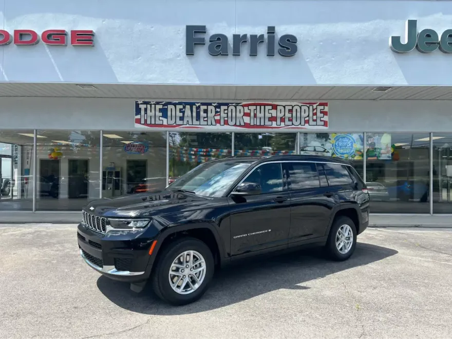 2025 Jeep Grand Cherokee Laredo X photo 1