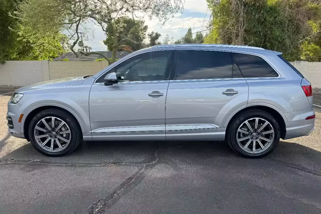 2017 Audi Q7 Prestige photo 1