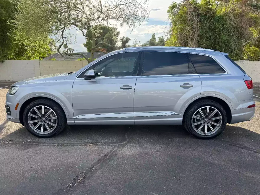 2017 Audi Q7 Prestige photo 1