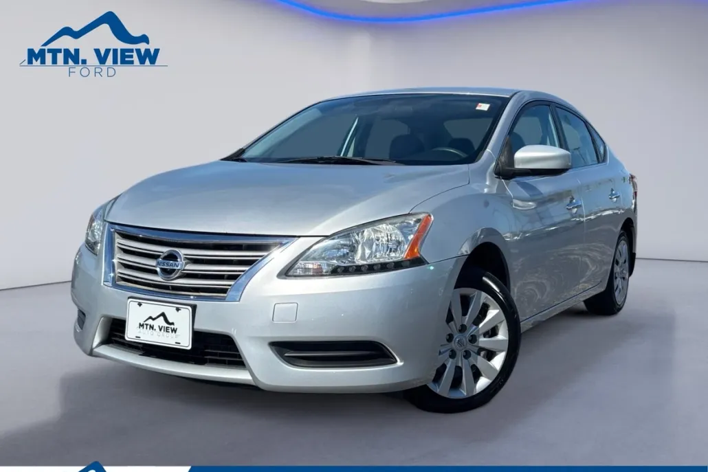 2013 Nissan Sentra SV photo 1