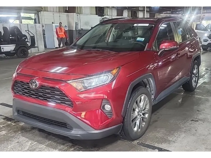 2019 Toyota RAV4 XLE Premium photo 1