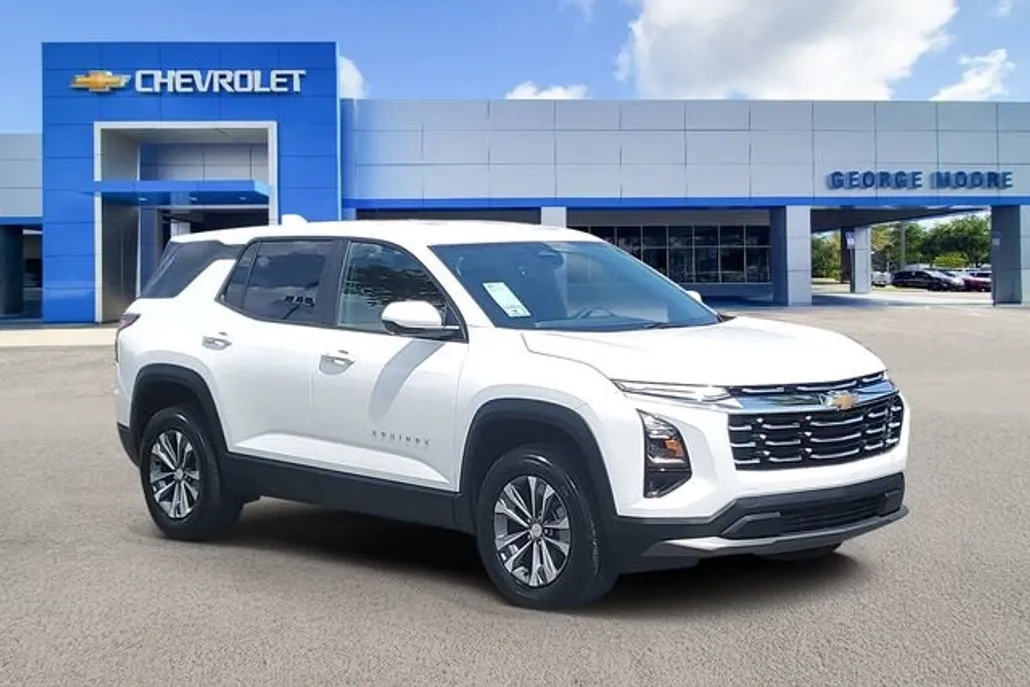 2026 Chevrolet Equinox LT photo 1