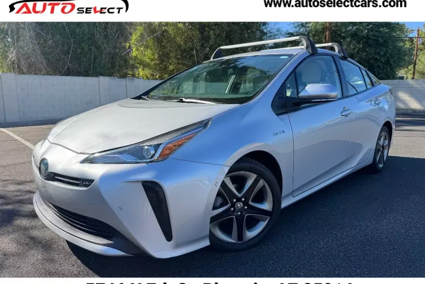 2021 Toyota Prius XLE photo 1