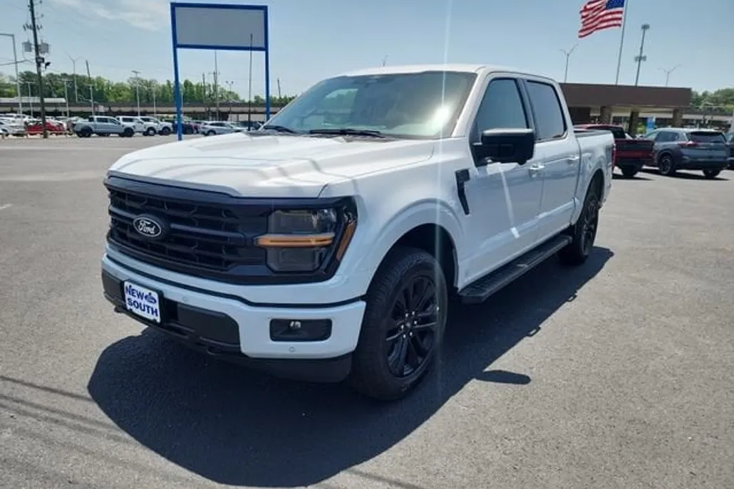 2025 Ford F-150 XLT photo 1