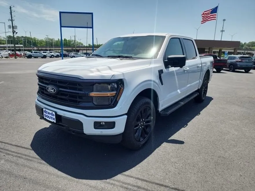 2025 Ford F-150 XLT photo 1