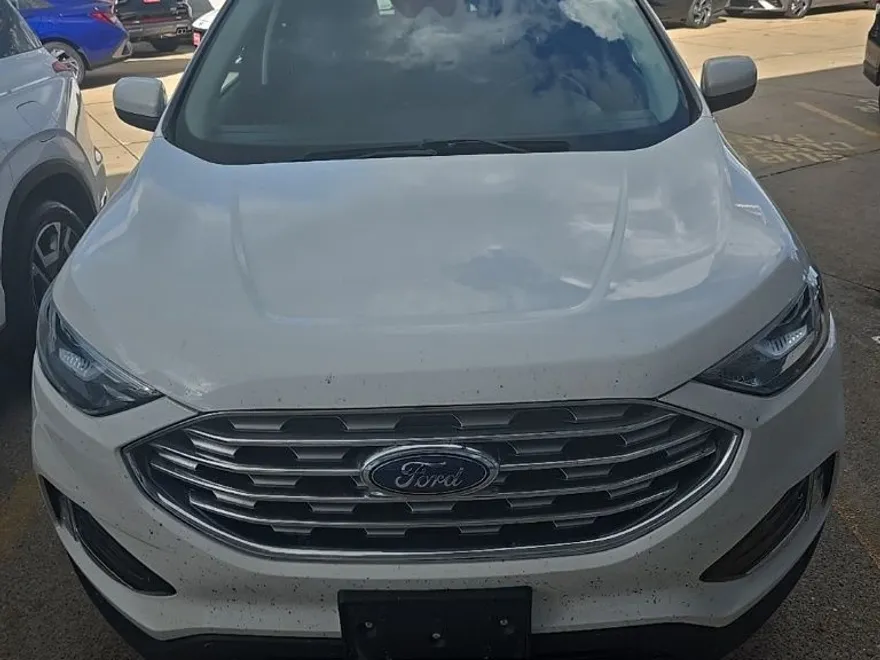 2021 Ford Edge SEL photo 1