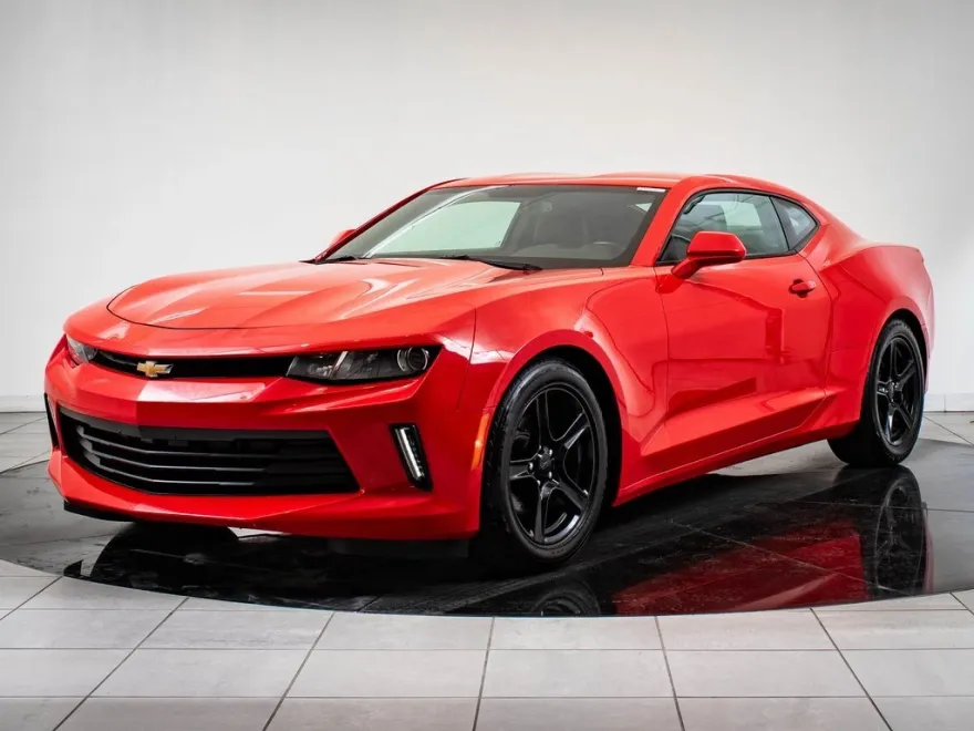 2018 Chevrolet Camaro 2LT photo 1