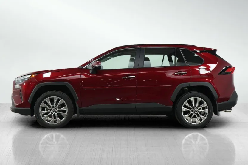 2022 Toyota RAV4 Limited photo 1