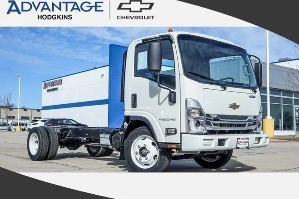 2025 Chevrolet Silverado 4500HD Base photo 1