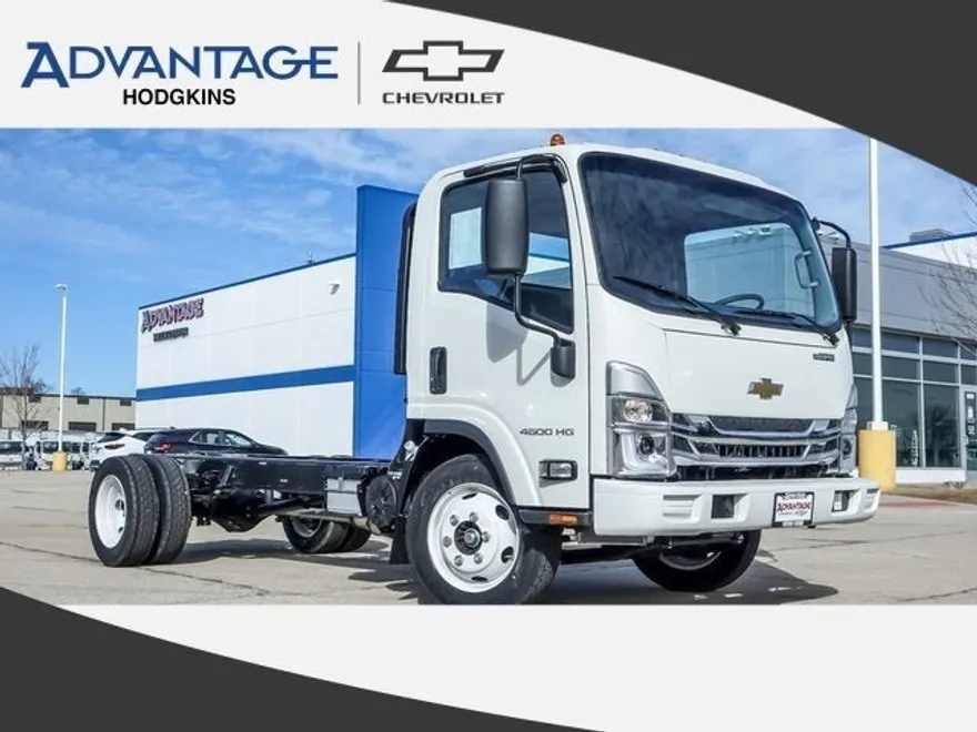 2025 Chevrolet Silverado 4500HD Base photo 1