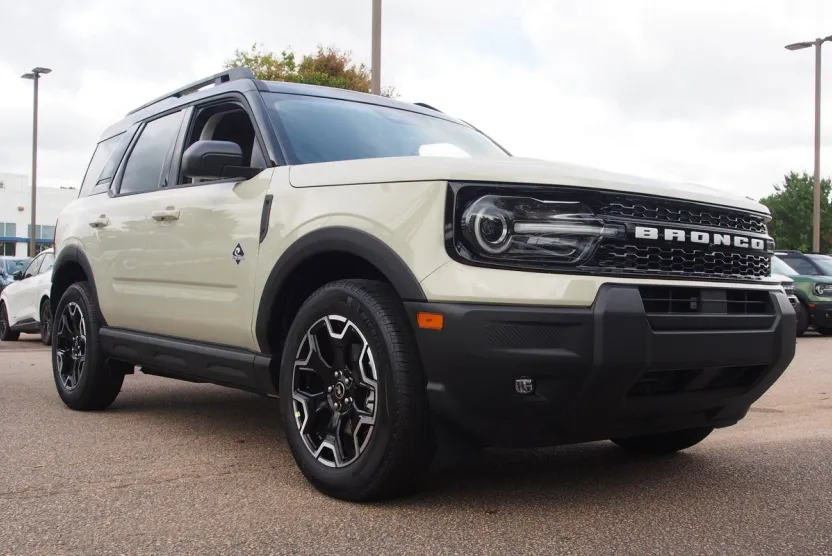 2025 Ford Bronco Sport Outer Banks photo 1