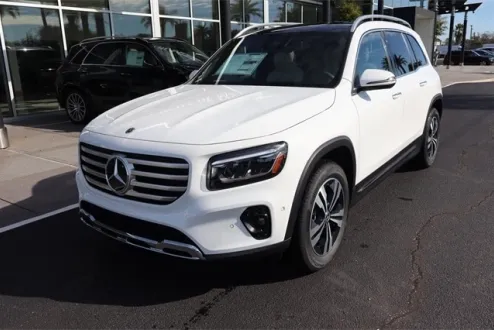 2025 Mercedes Benz GLB 250 photo 2
