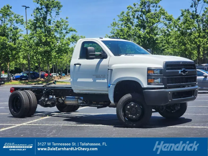 2023 Chevrolet Silverado 4500HD Work Truck photo 1