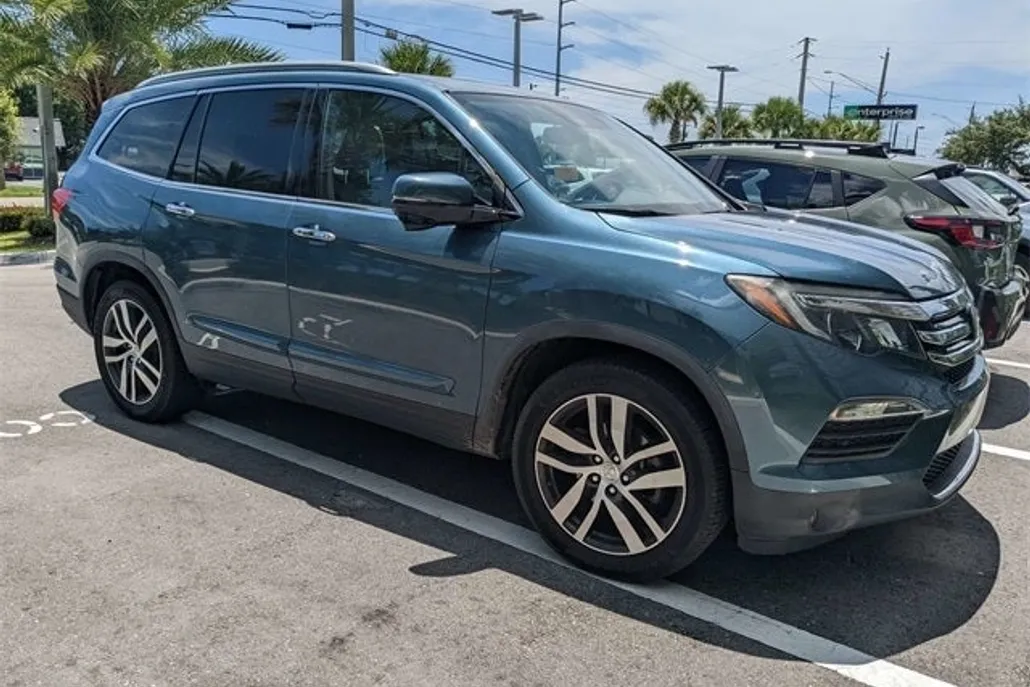 2018 Honda Pilot Touring photo 1